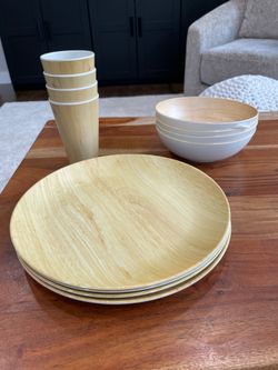 Tommy Bahama 12 Piece Dinnerware Set