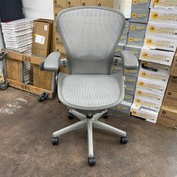 Herman Miller Aeron Size B Fully Loaded Ergonomic Office Chair with Store Warranty !