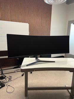 SAMSUNG  49”in  Monitor