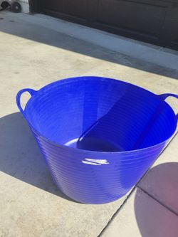 Wide, handled, plastic bucket/baskets