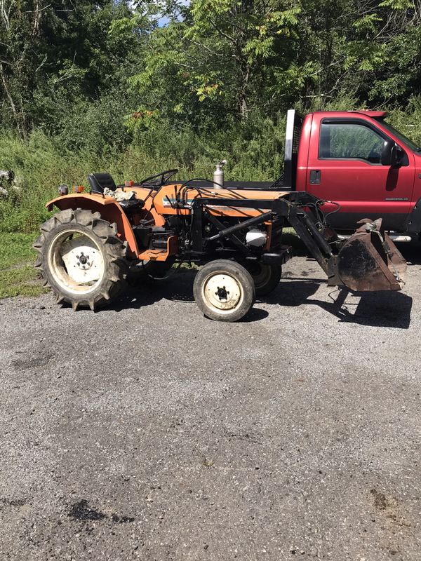 Hinomoto Compact Tractor Loader 2wd for Sale in Hardwick Township, NJ