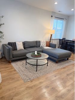 Room & Board Cade sectional couch 🚚🚚🚚