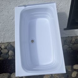 RV Replacements Bathtub