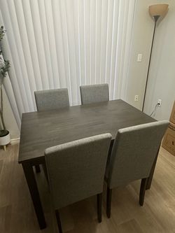 5-Piece Dining Table Set with 4 Gray Chairs