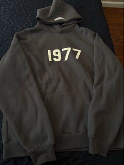 1977 essentials hoodie brown