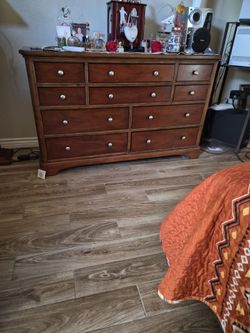 Dresser