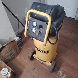 DeWalt 225psi Air Pressure Compressor 
