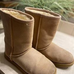 Tan Suede Leather Sherpa Lined Winter Boots Women's size 9 or Mens 7