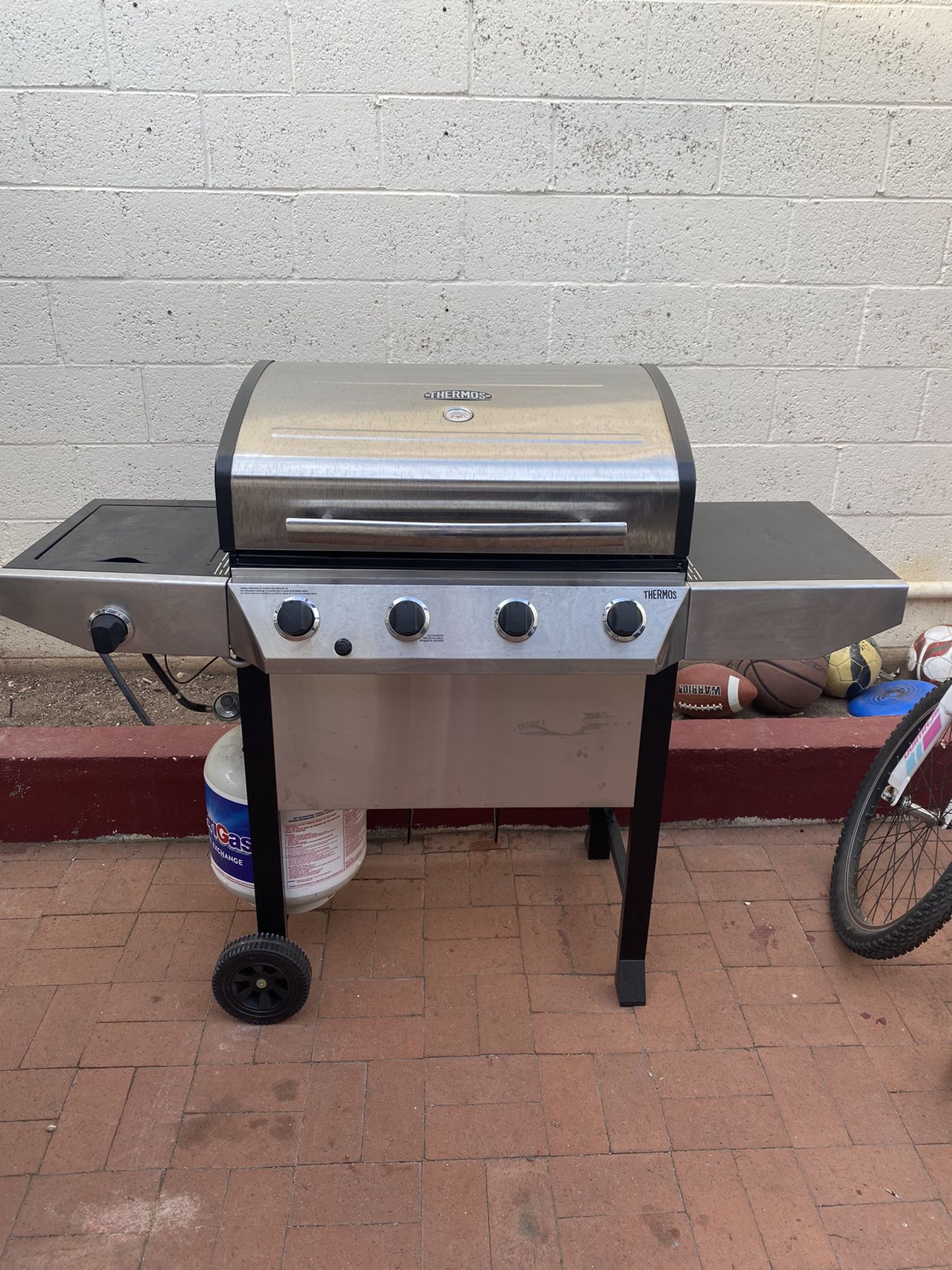 Almost New THERMOS BBQ GRILL..!!!! DEAL...!!!!