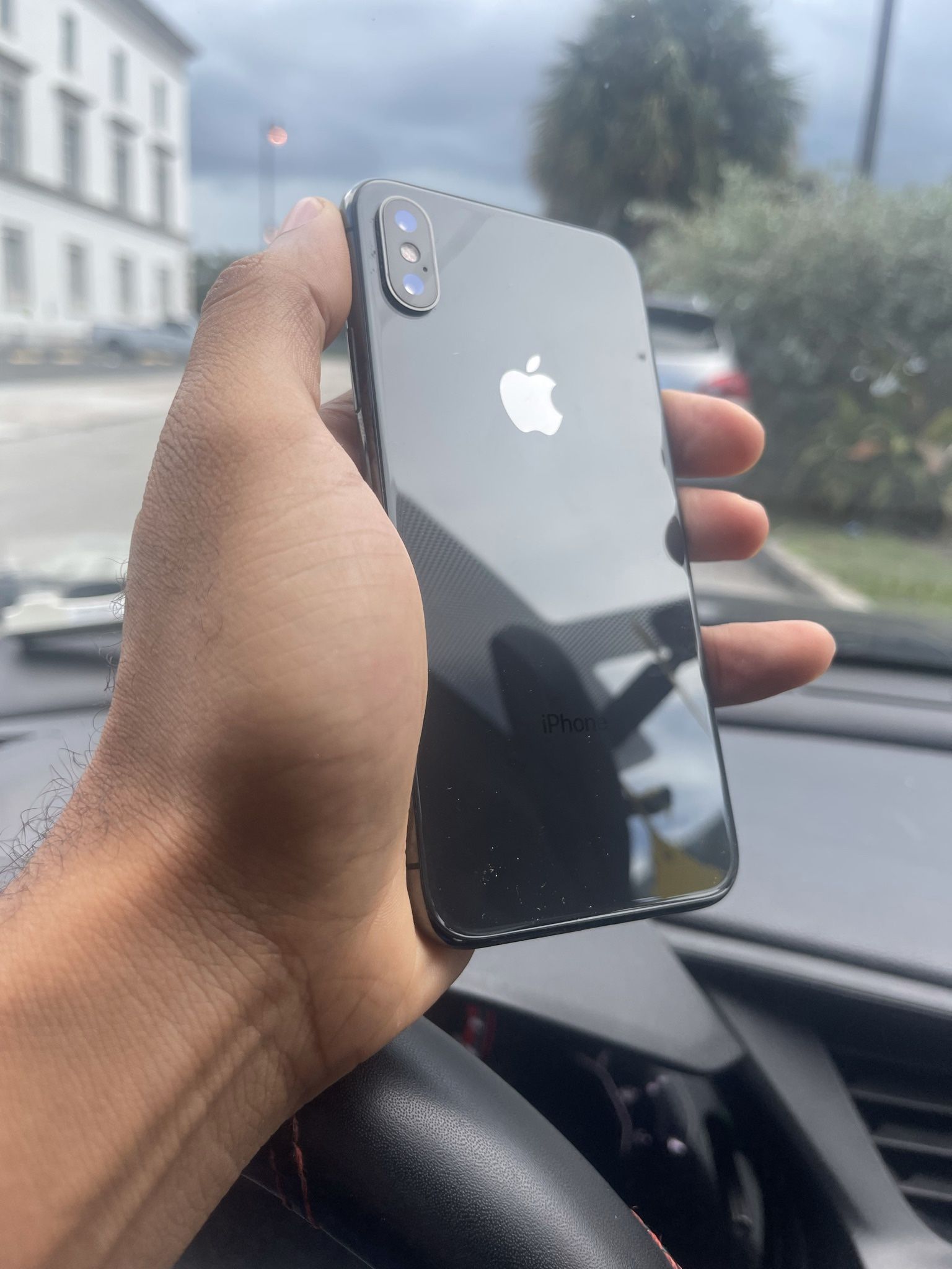 UNLOCKED IPHONE X/ READY FOR USE