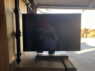 24 Inch TV 