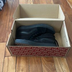 Black Sk8 Hi Vans (M 9.5)