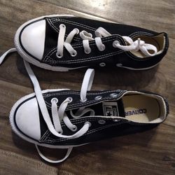 Size 1 converse