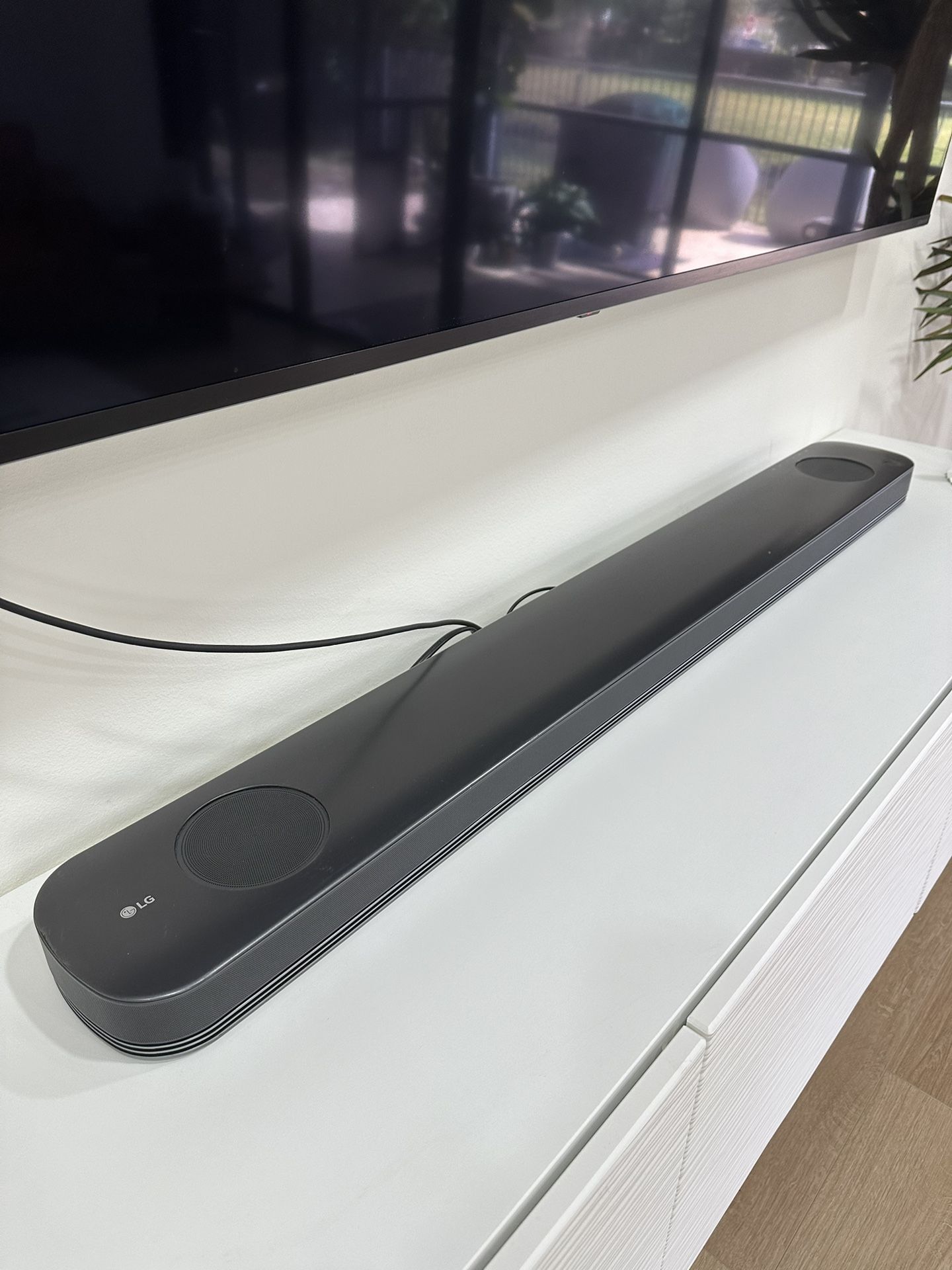 LG SJ9 Soundbar Subwoofer 5.1.2-Channel 500W WiFi Bluetooth Dolby HDMI TOSLINK