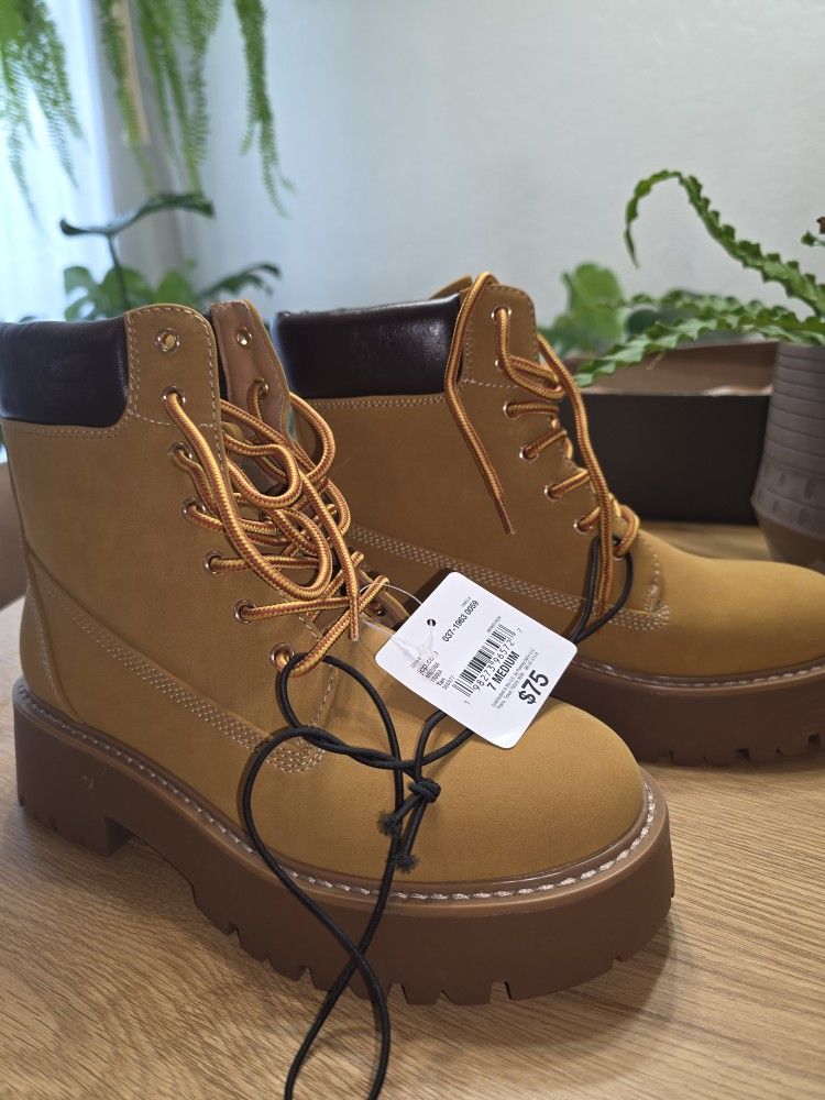Womans Boots