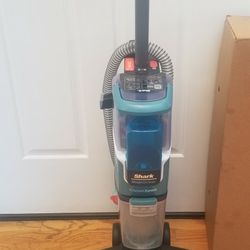 NEW cond SHARK SHAMPOO CARPET CLEANING    WITH ATTACHME  , WORKS EXCELLENT  , IN THE BOX 