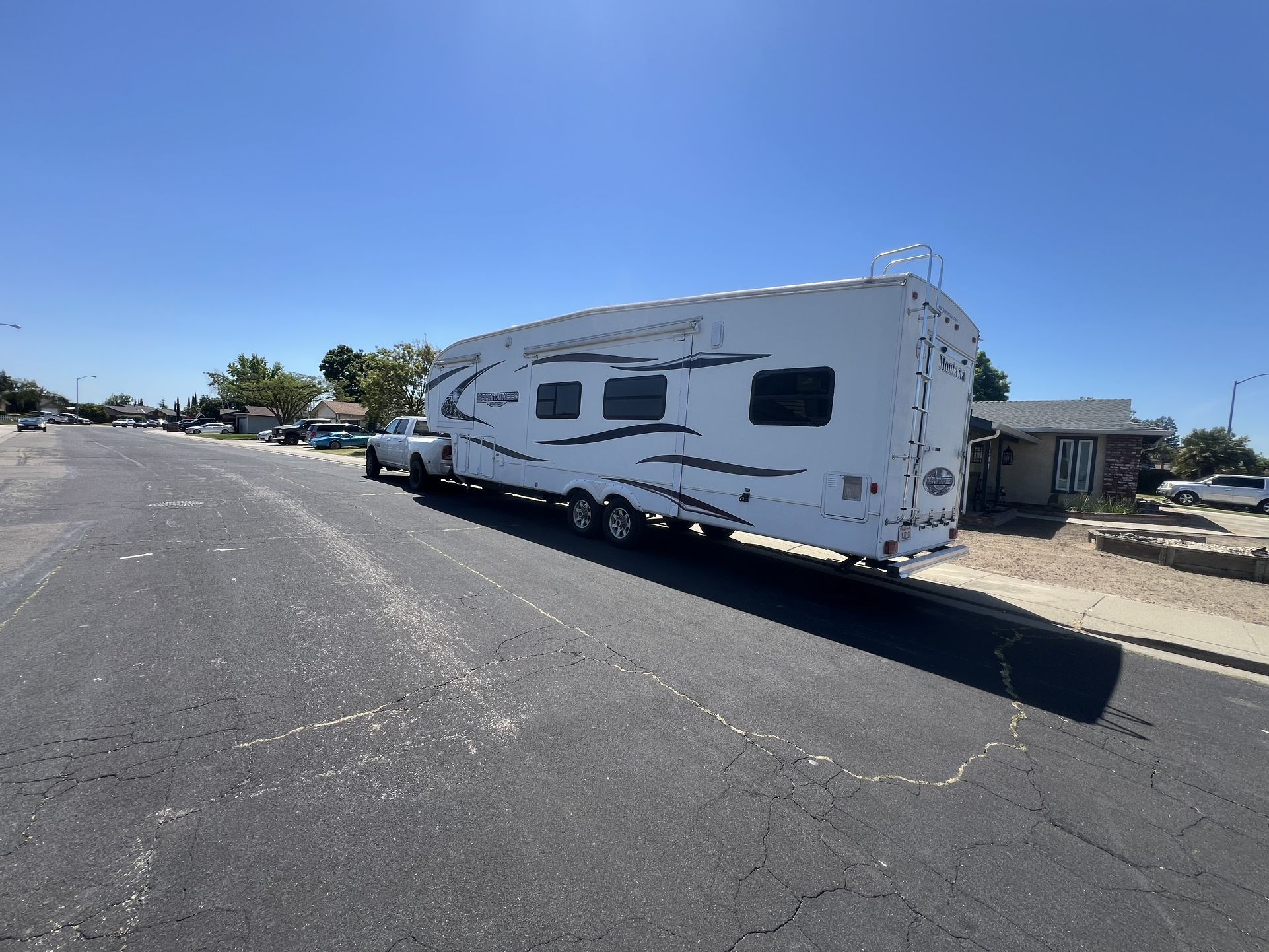 Trailer Tows And Transports 