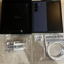 Samsungz Galaxy Fold 6 Navy