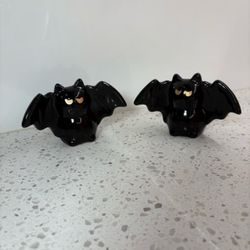 Super Cute Bat Salt & Pepper Shakers (Halloween)
