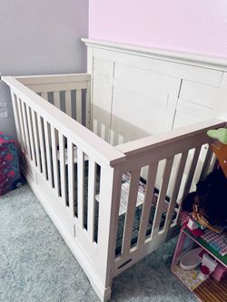 ChildCraft Jordyn 4-in-1 Crib