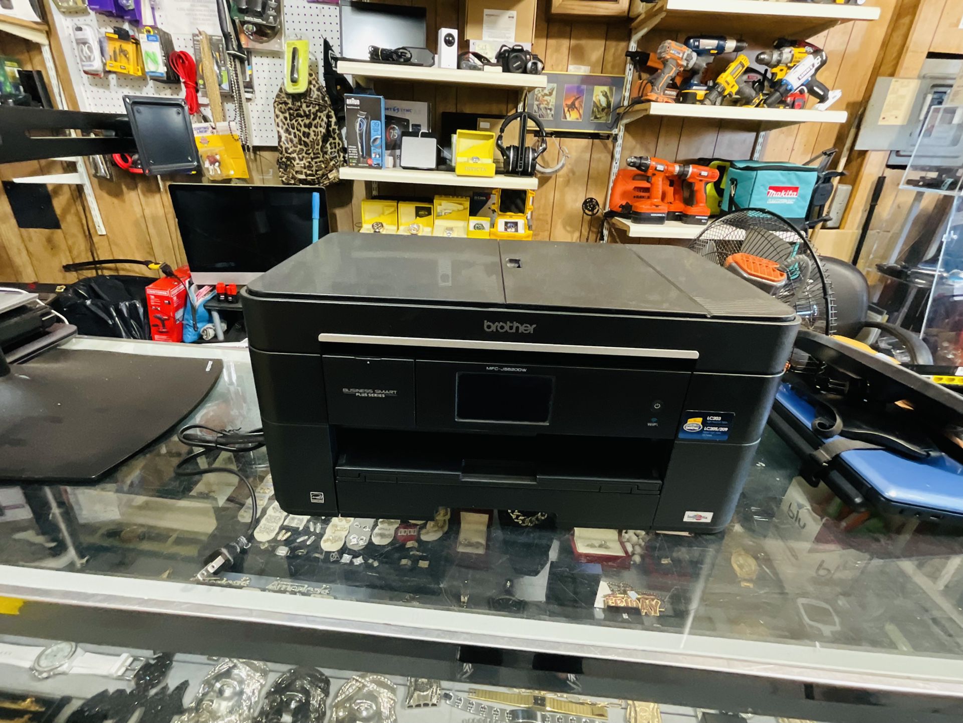 Pjece fotoelektrisk bestøve Brother Wireless All-In-One Inkjet Printer (MFC-J562DW) for Sale in  Bloomfield, NJ - OfferUp
