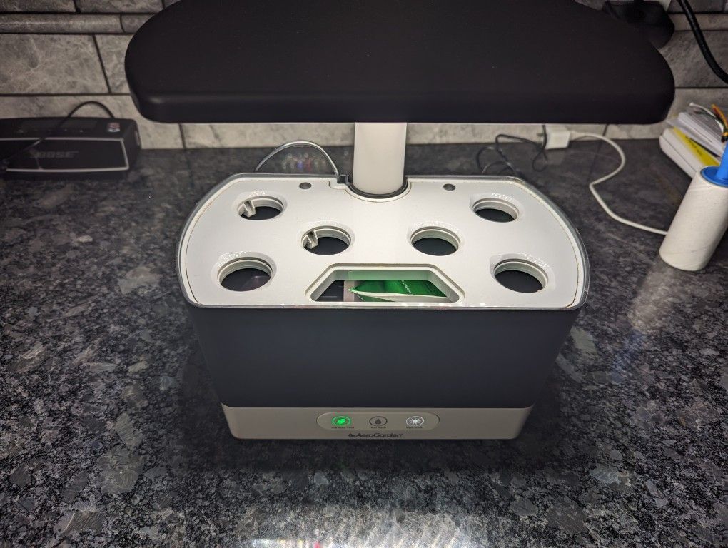 Aerogarden Hydroponic System