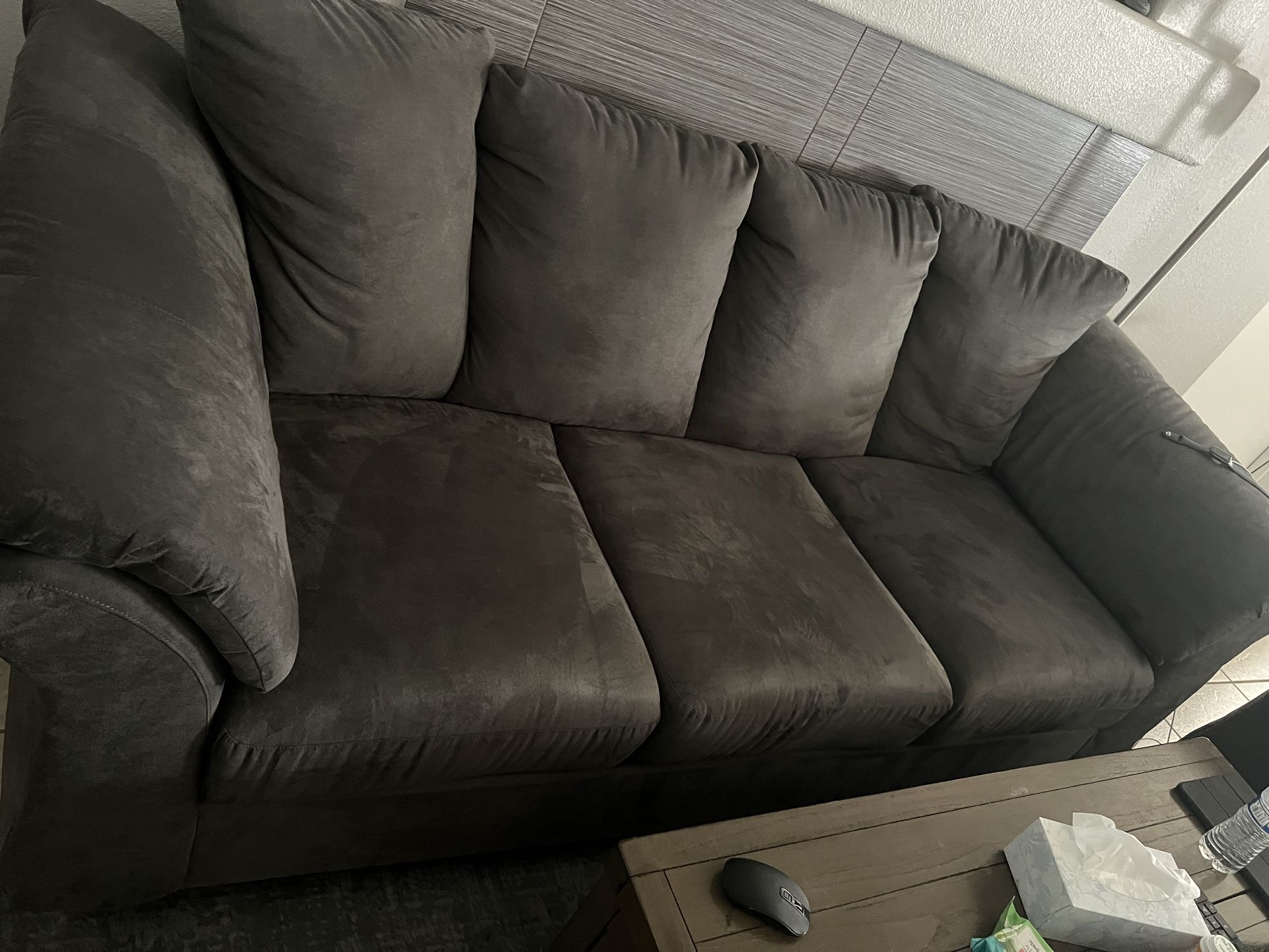 Sofa Set. Clean