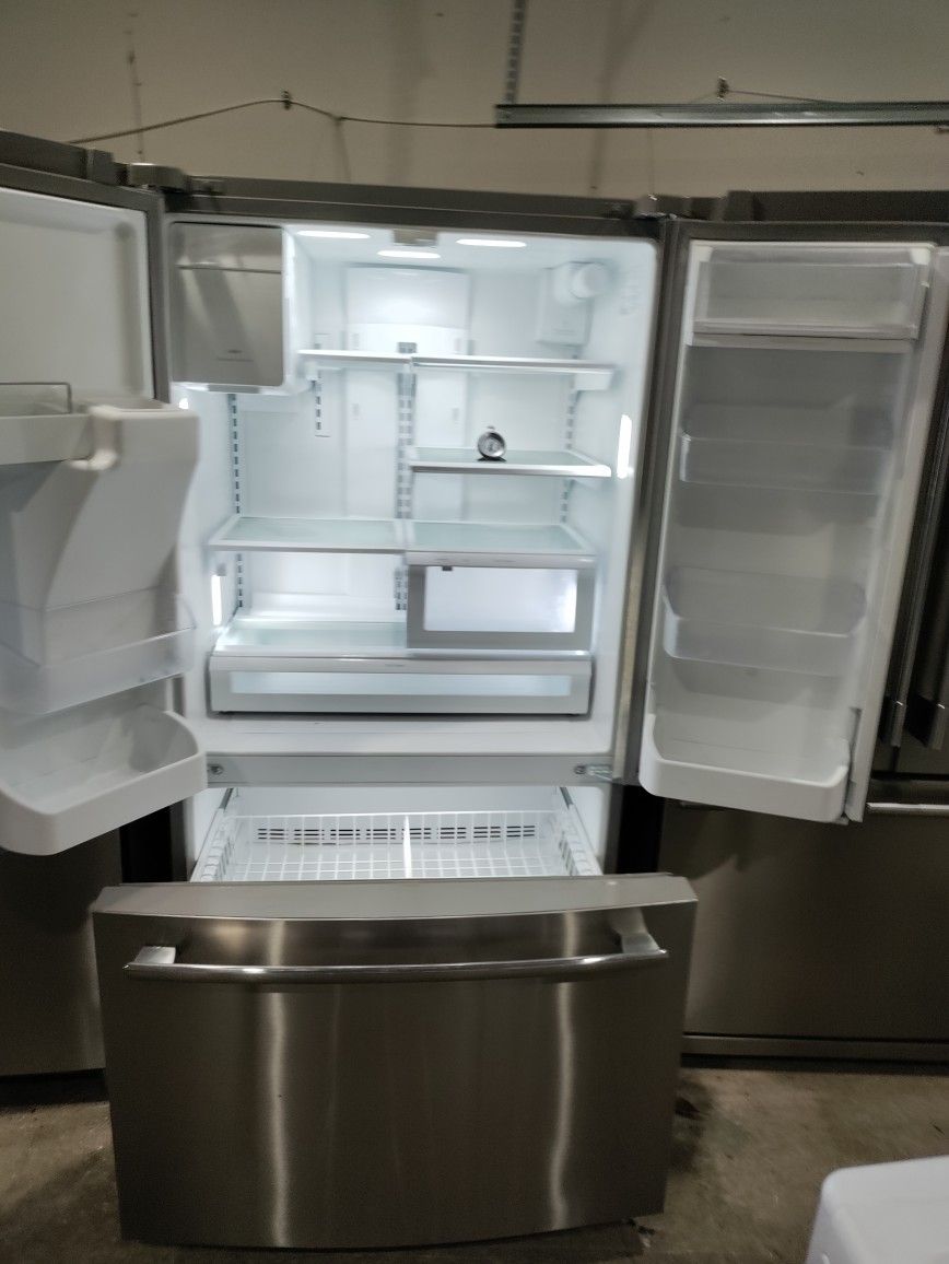 Frigidaire Stainless Steel Refrigerator for Sale in Snellville, GA OfferUp