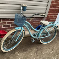 A Good Antique Ned Lusso Bike, With A Front Basket And A Cup Holder (wheels Need Air)