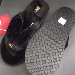 Pumas Fur Sandals Women Size 7
