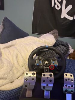 Logitech G29 Racing Wheel with Pedals