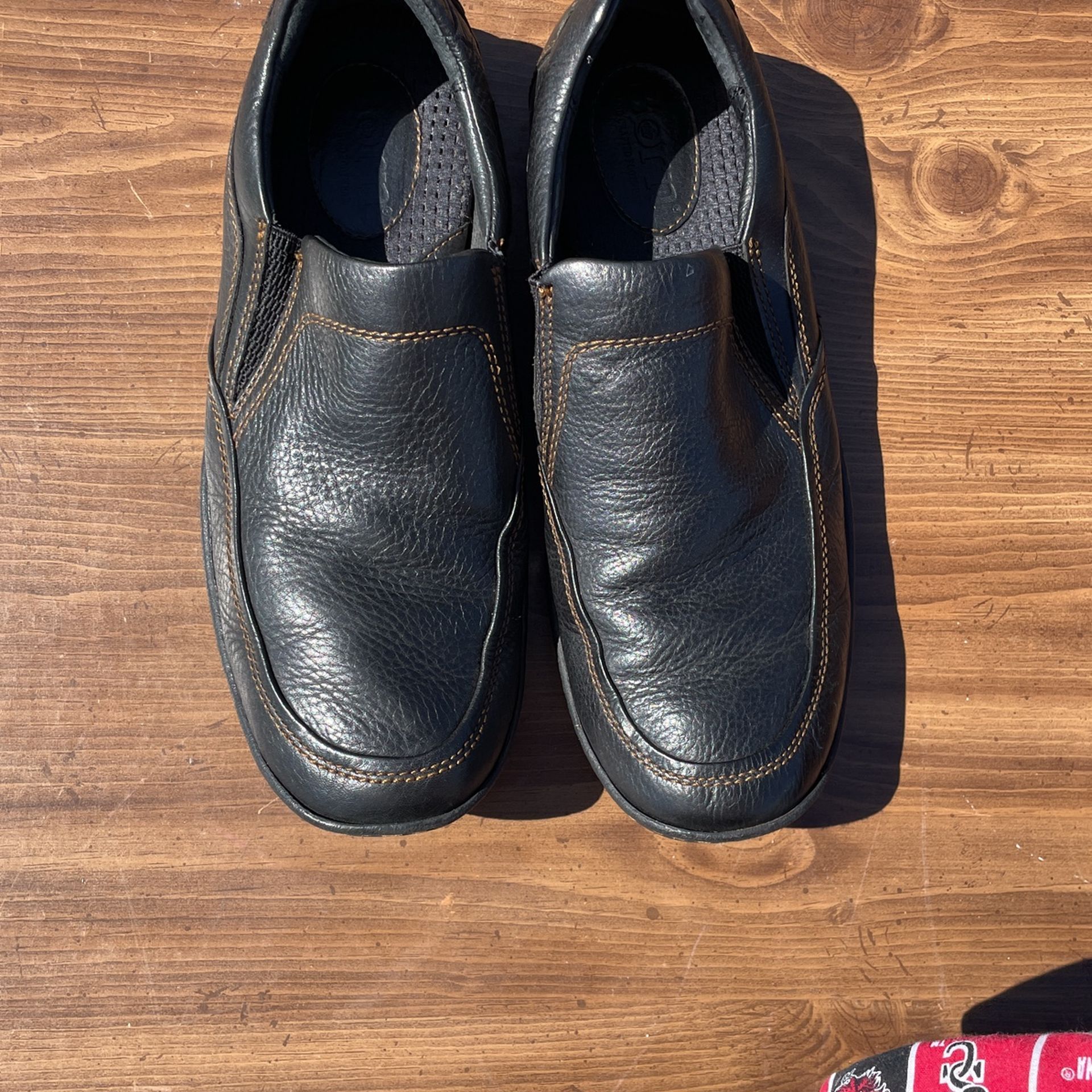 Men’s Black Shoes 11 1/2