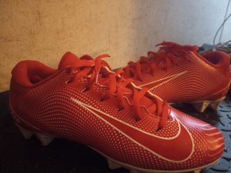 Nike Football Cleats 7.5 Size