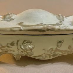 Vintage Ceramic Jewelry Box. 
