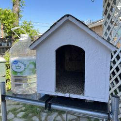 Like New Small Dog House With 2” Rails On. The Bottom 