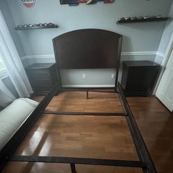Dark Wood Queen Bedroom Set 