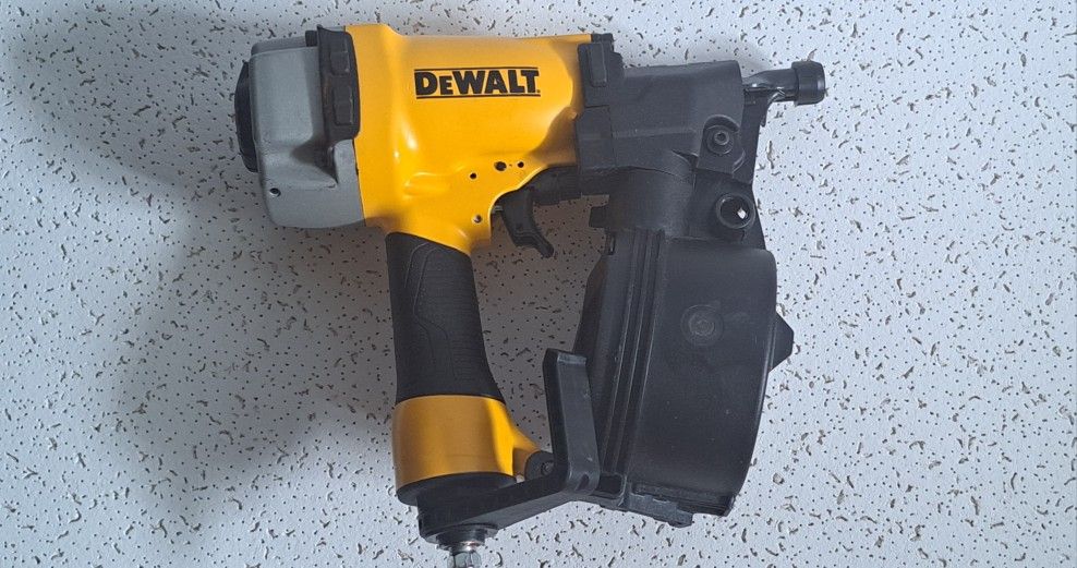 Dewalt Siding/Fencing Pneumatic Nailer