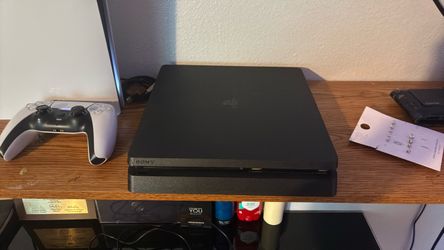 PlayStation 4 slim edition