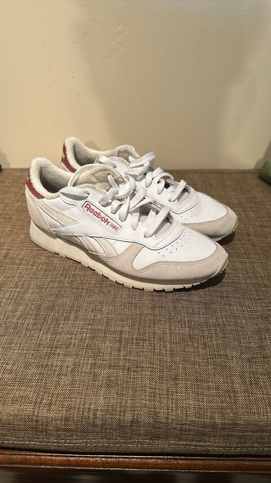 REEBOK CLASSIC SZ 7.5 US -5 UK