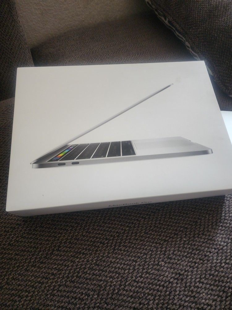 2016 MACBOOK PRO TOUCH BAR BRAND NEW 8GB RAM 256. GB SSD