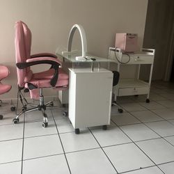 Mesa De Manicura, Sillas Y Gavetero 