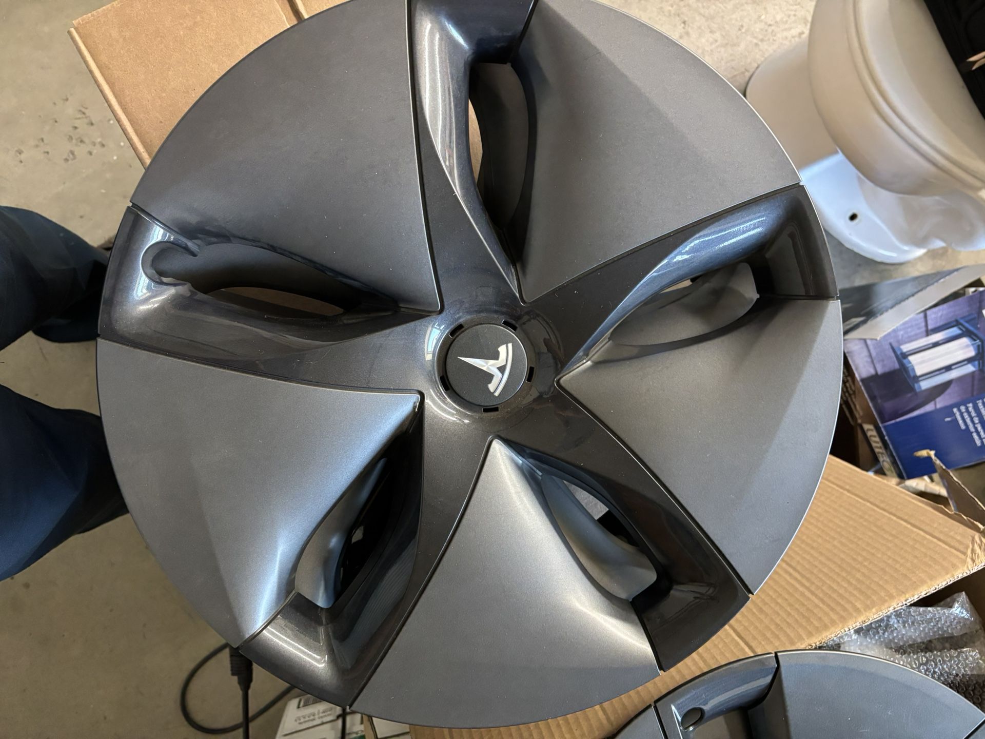 Tesla M3 18” Hubcaps