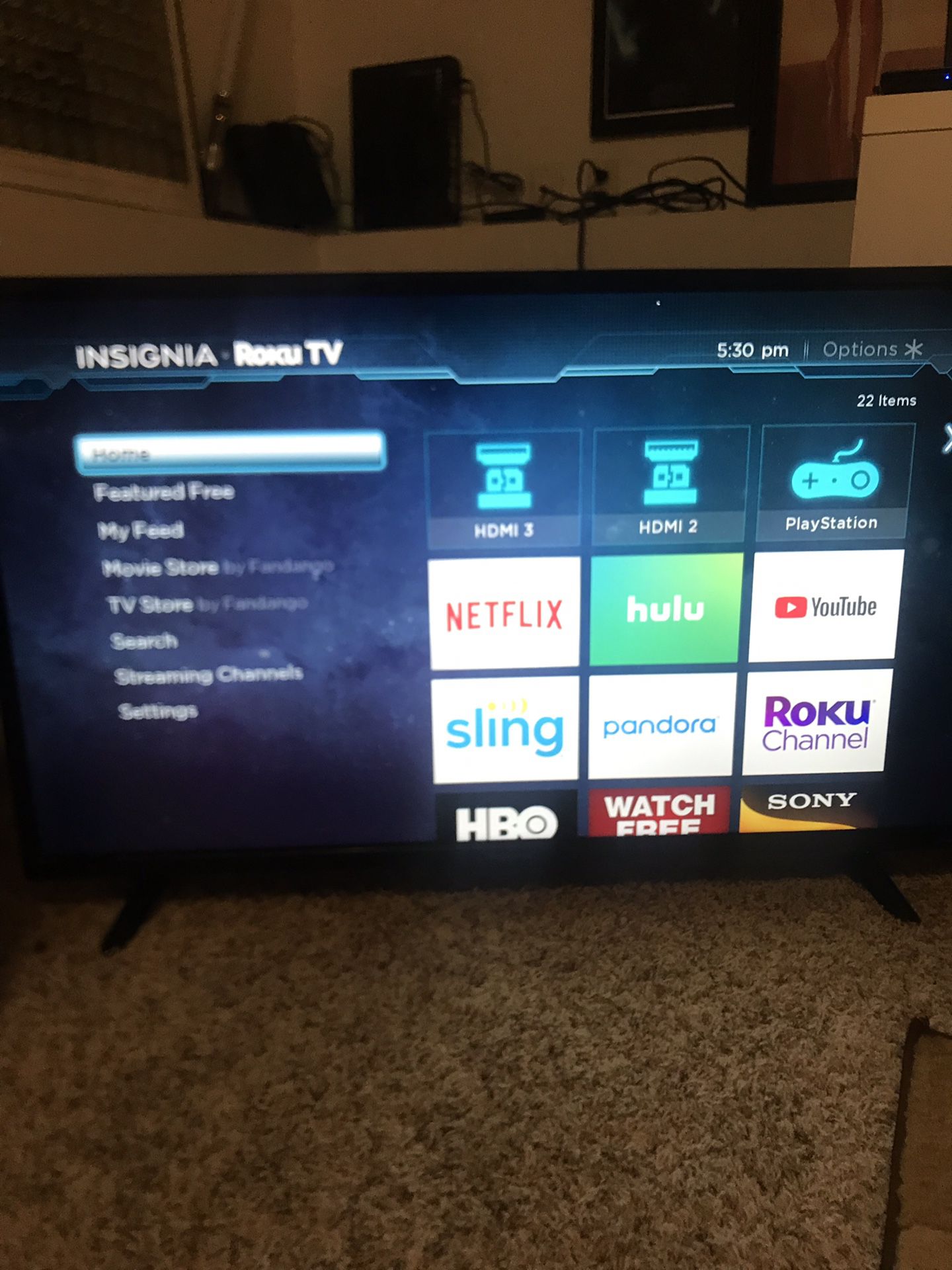 Insignia™ - 40" Class (40" Diag.) - LED - 1080p - Smart - HDTV Roku TV
