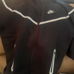 Nikeflee tech  zip up hoodie 