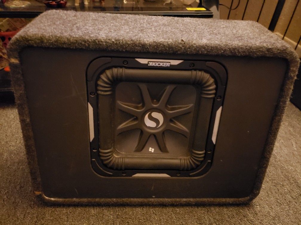 Kicker TS10L72 L7 (TS10L72-11) 10” (25 CM) Slim-Line-Bassreflexbox 1200 Watt. PLUS Jensen Power 900 Watt 1 Channel Amp