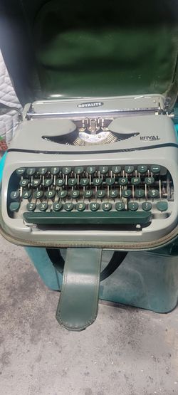 Royale Typewriter