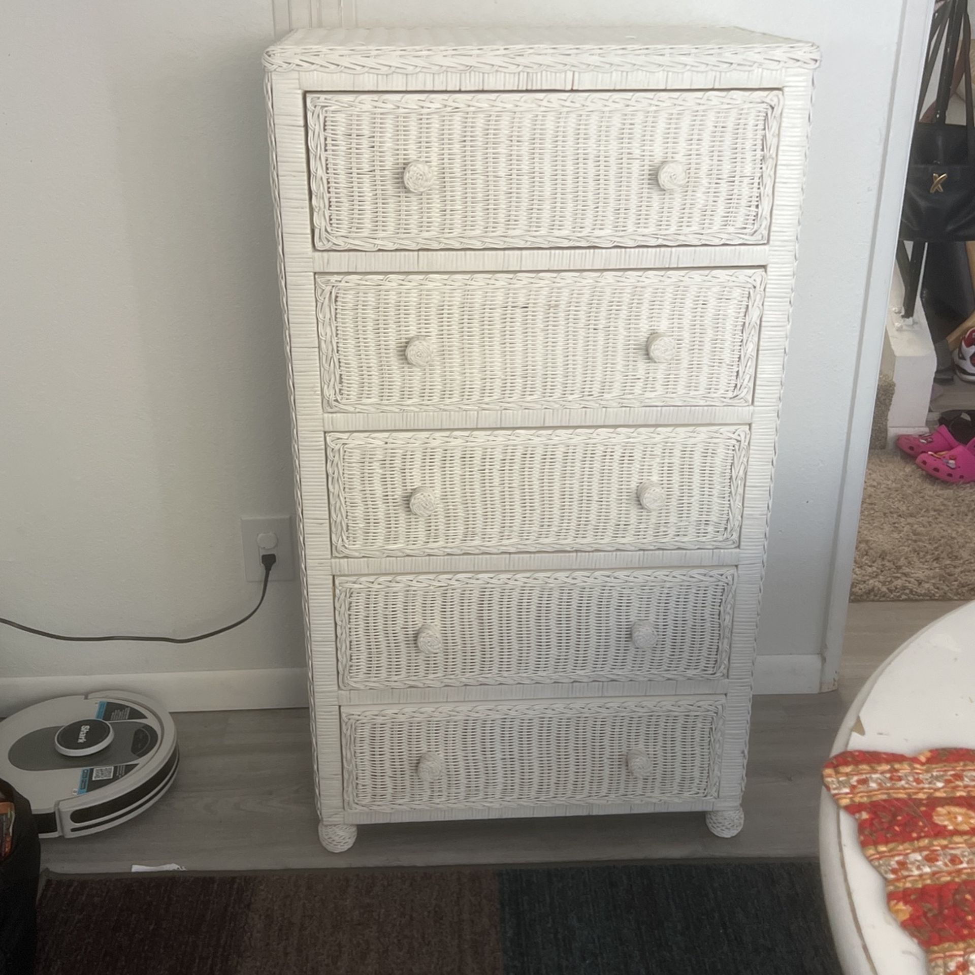 White Wicker 5- Drawer 