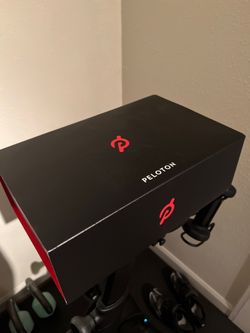 Pelaton Shoes Size 6.5 (38)