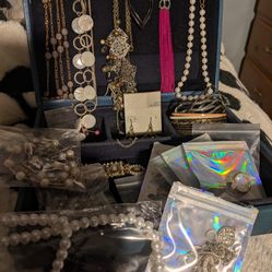 JEWELRY LOT