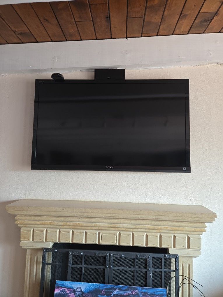 TV SONY. with Sound Sistem 55inch (26-47)